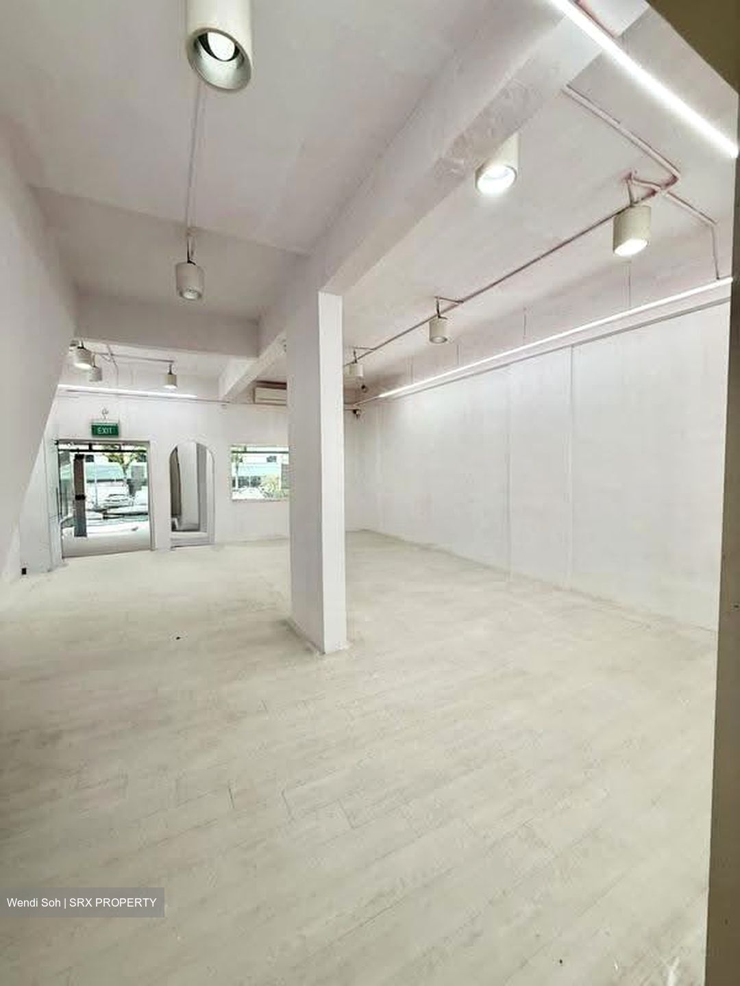 Hougang Avenue 1 (D19), Shop House #632340281